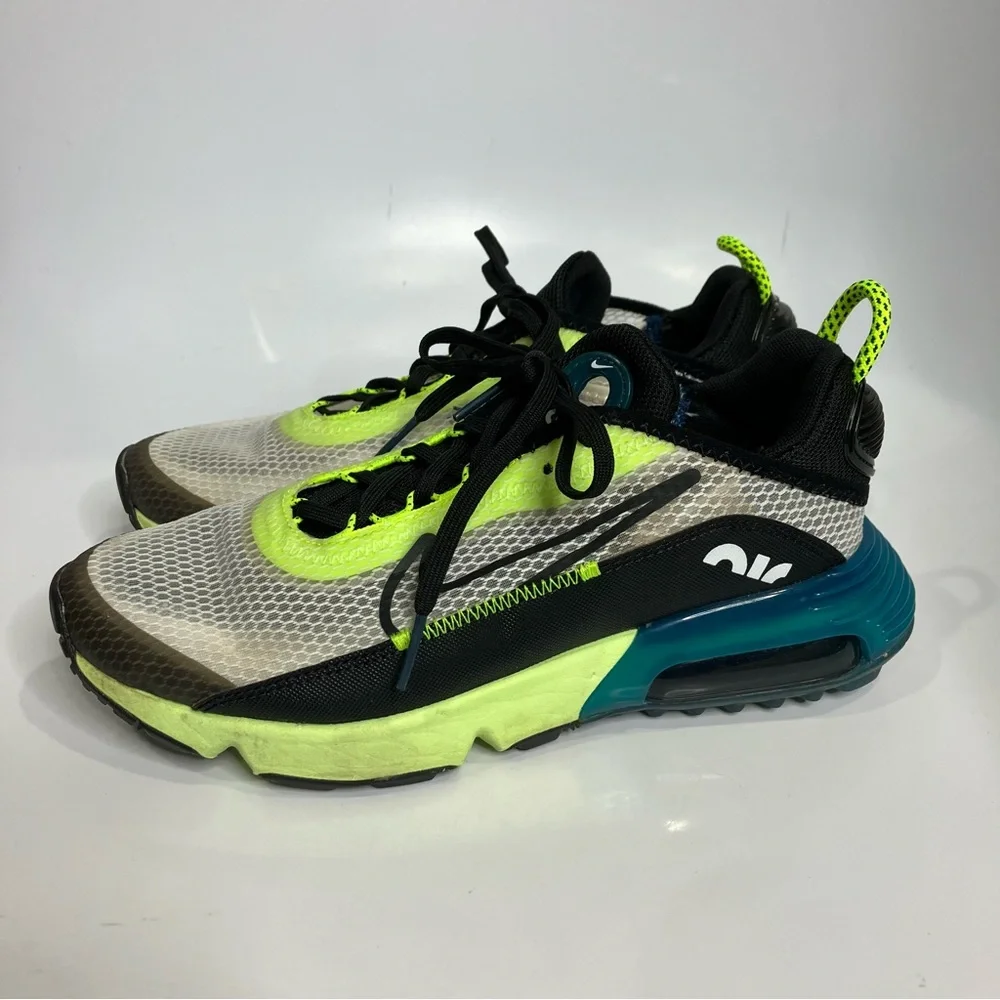 Nike Air Max‎ volt sneakers size 5 youth athletic activewear casual school shoes